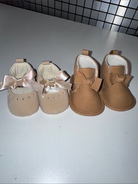 Baby Bow Accent Soft Walker Shoes in Tan and Beige